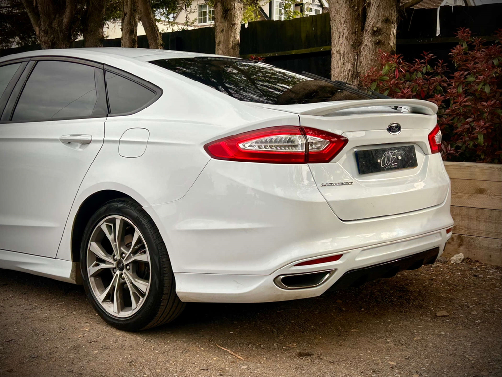 Ford Mondeo Vignale Red #26