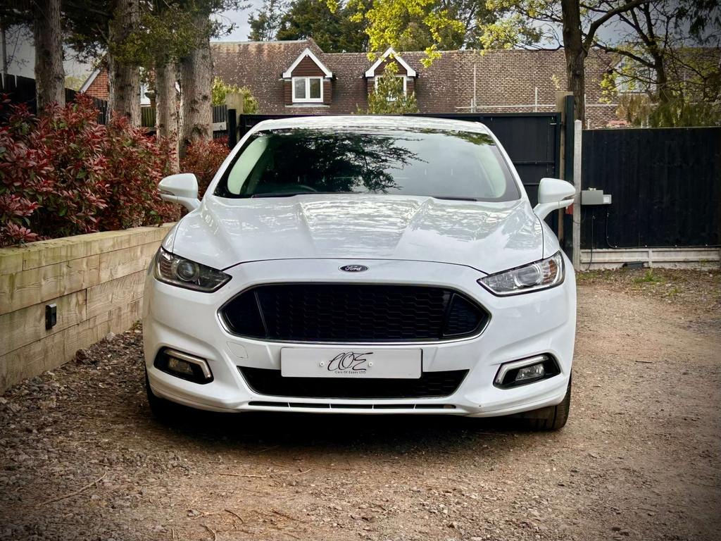 Ford Mondeo Vignale Red #31