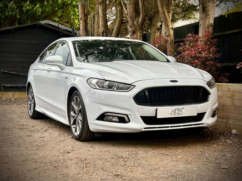 Ford Mondeo Vignale Red #19