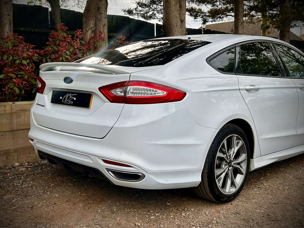 Ford Mondeo Vignale Red #12