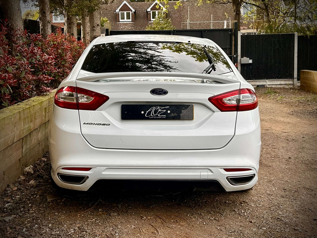 Ford Mondeo Vignale Red #13