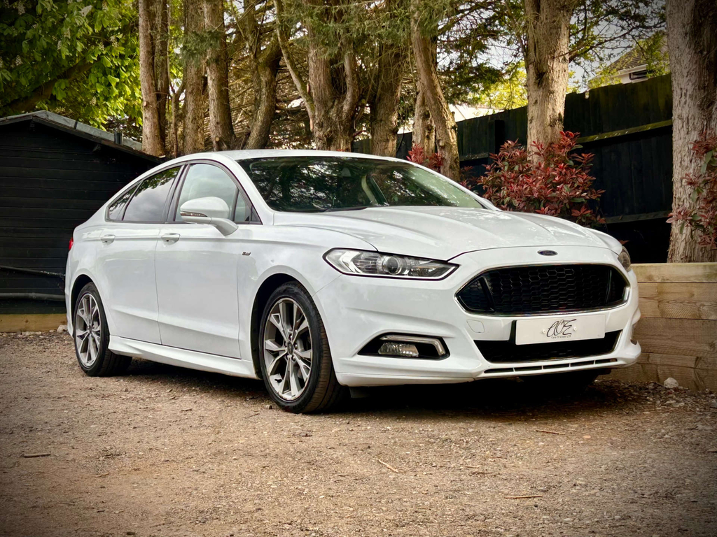 Ford Mondeo Vignale Red #21