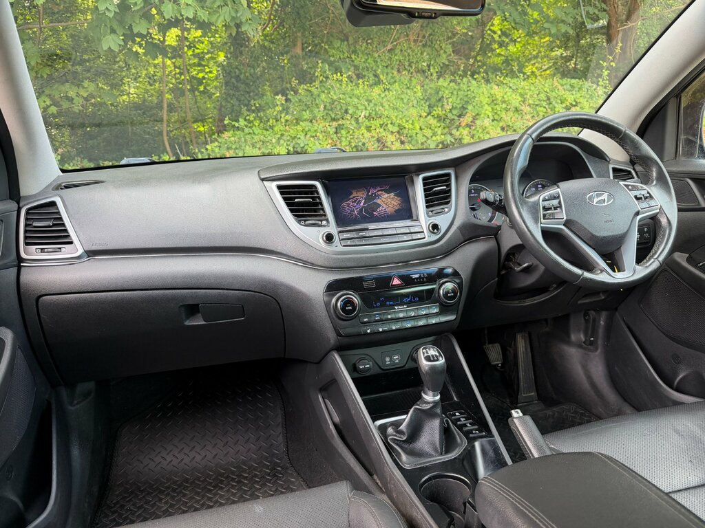 Hyundai Tucson 2.0 Crdi Premium 4Wd Euro 6 Black #6
