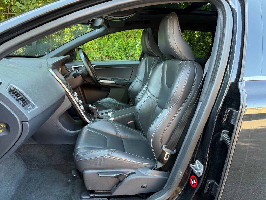 Volvo XC60 D4awd R-design Lux Navigation, Leather Black #8