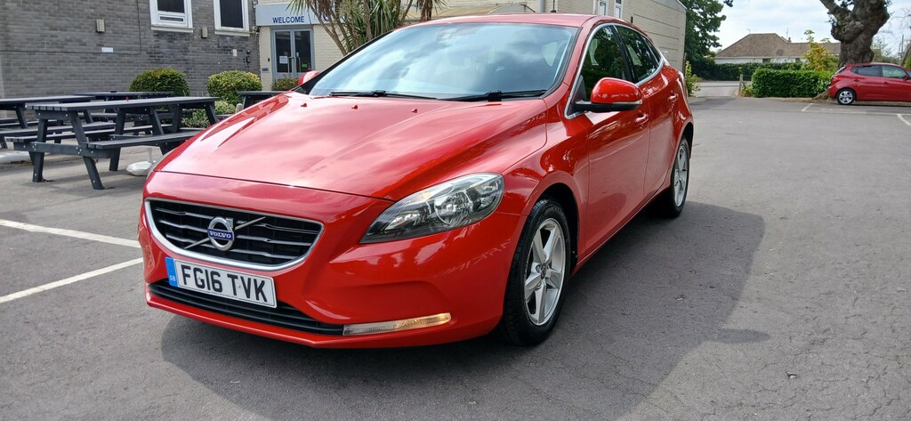 Volvo V40 2.0 Se D2 Red #4