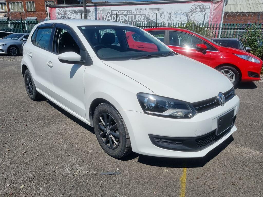 Volkswagen Polo Se White #2