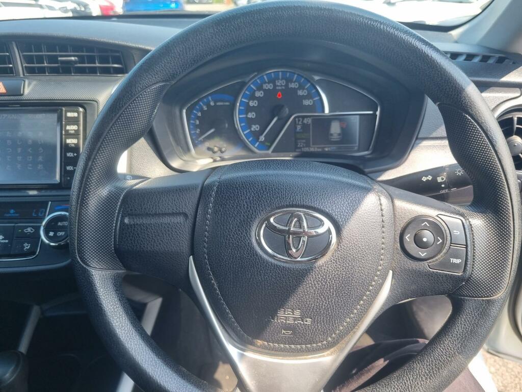 Toyota Corolla Vvt-i Design White #32