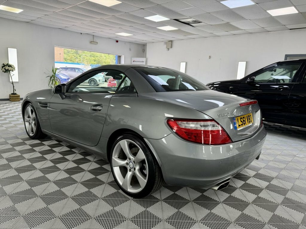 Mercedes-Benz SLK 1.8 Slk200 Blueefficiency 184 Bhp Black #32