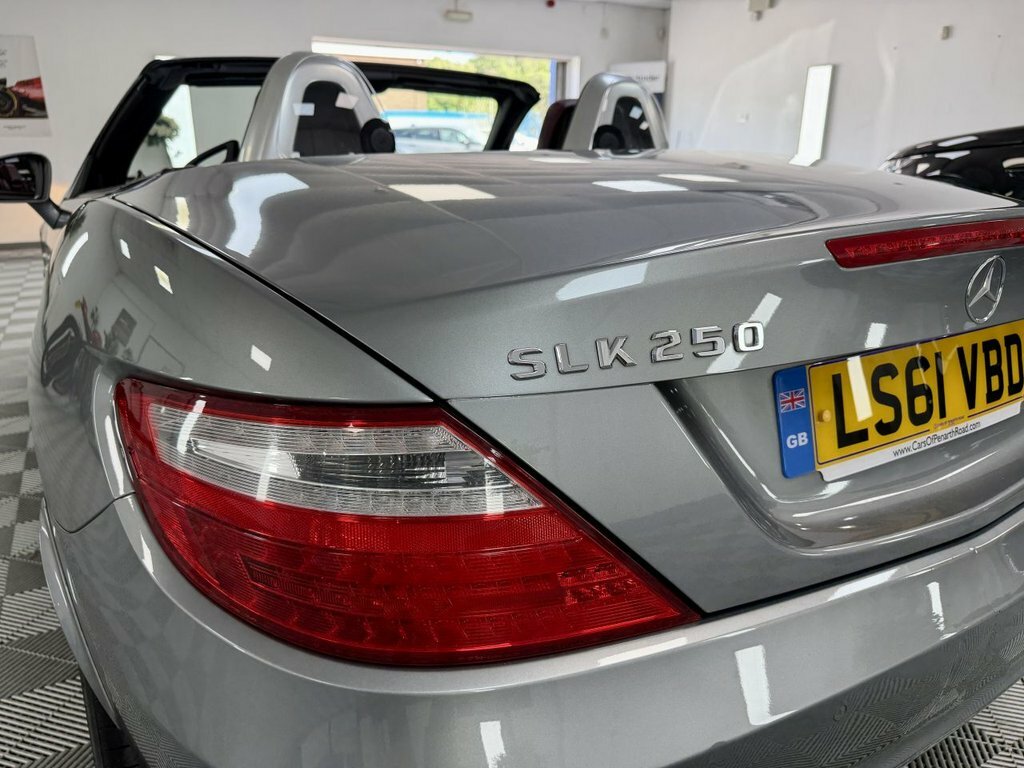 Mercedes-Benz SLK 1.8 Slk200 Blueefficiency 184 Bhp Black #18