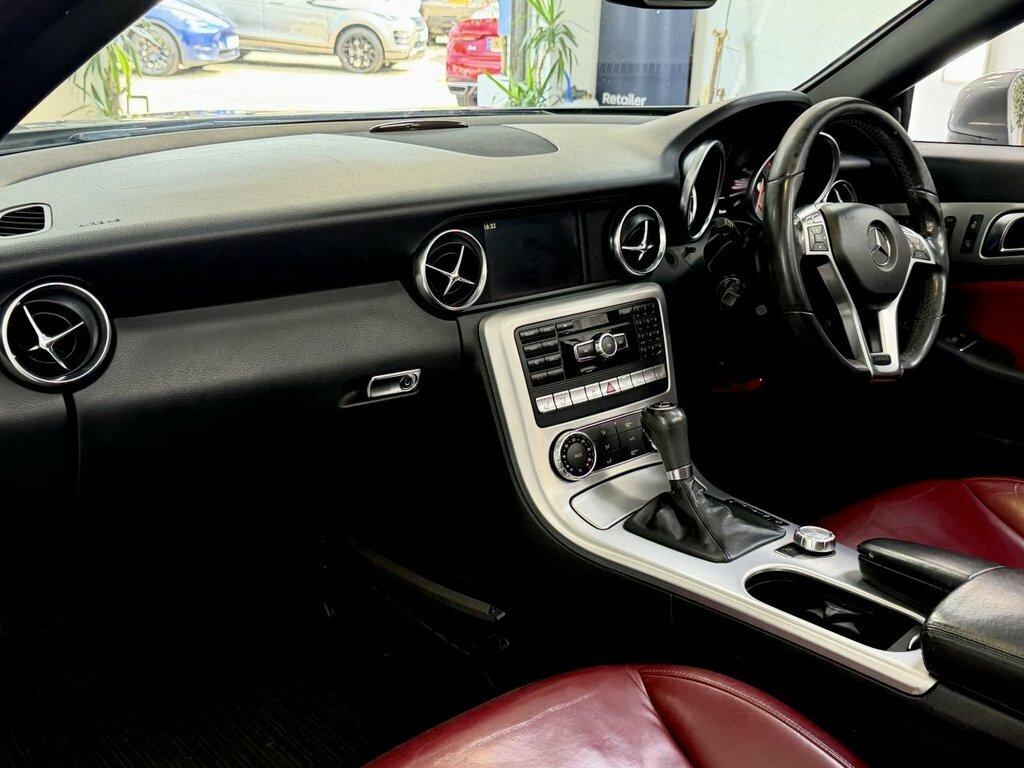 Mercedes-Benz SLK 1.8 Slk200 Blueefficiency 184 Bhp Black #22