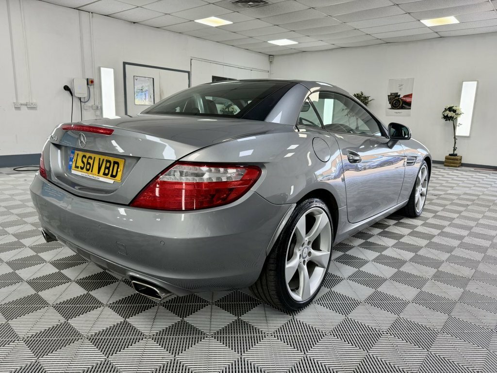Mercedes-Benz SLK 1.8 Slk200 Blueefficiency 184 Bhp Black #33