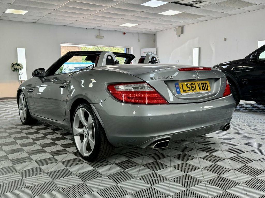 Mercedes-Benz SLK 1.8 Slk200 Blueefficiency 184 Bhp Black #9