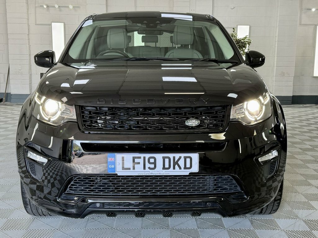 Land Rover Discovery Sport 2019 2.0 Td4 Hse Luxury Suv 4Wd Eu Black #5