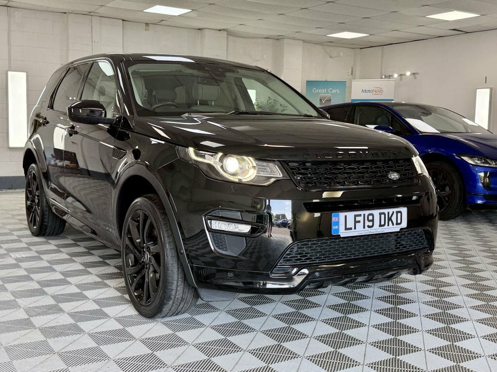 Land Rover Discovery Sport 2019 2.0 Td4 Hse Luxury Suv 4Wd Eu Black #4