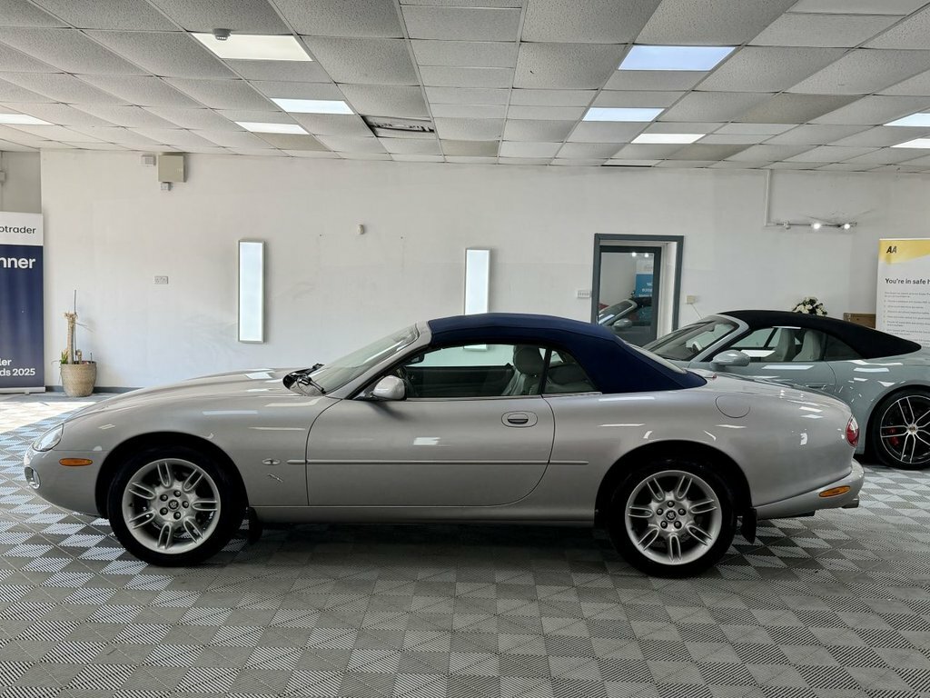 Jaguar XK8 Coupe Black #15