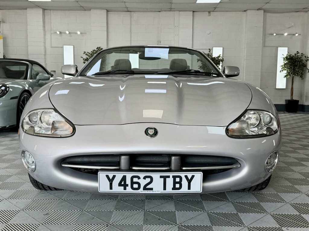 Jaguar XK8 2001 4.0 Convertible 284 Gk Silver #4