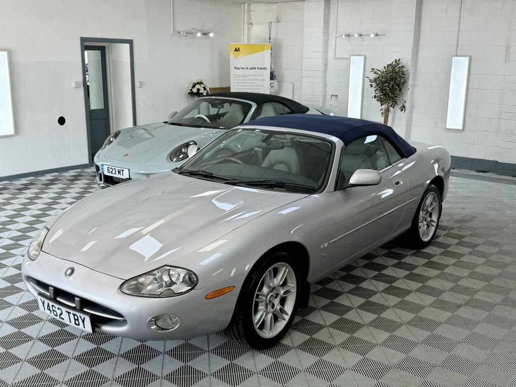 Jaguar XK8 Coupe Black #14