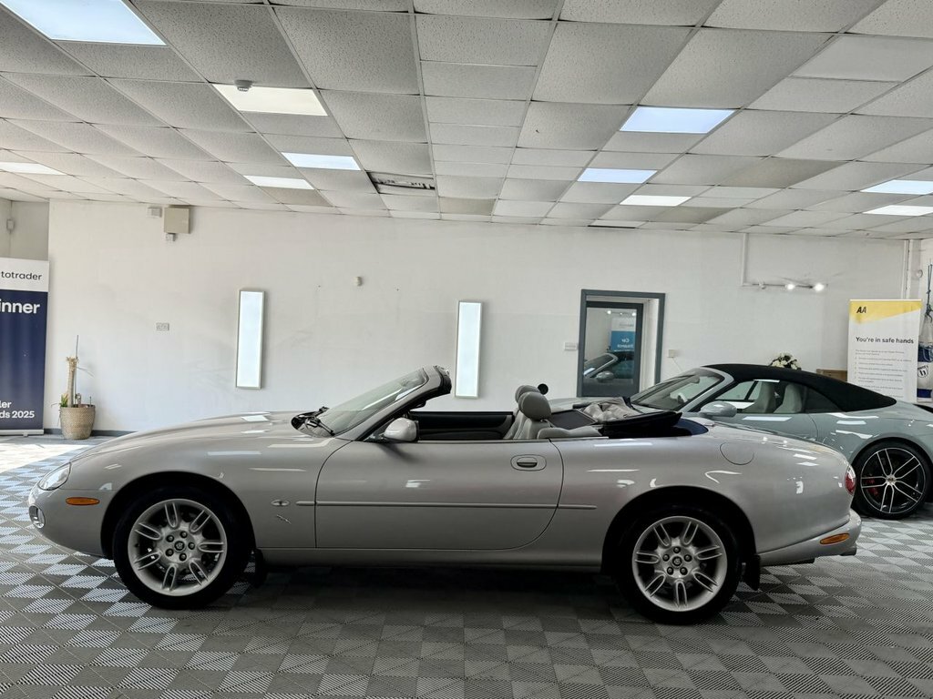 Jaguar XK8 2001 4.0 Convertible 284 Gk Silver #6