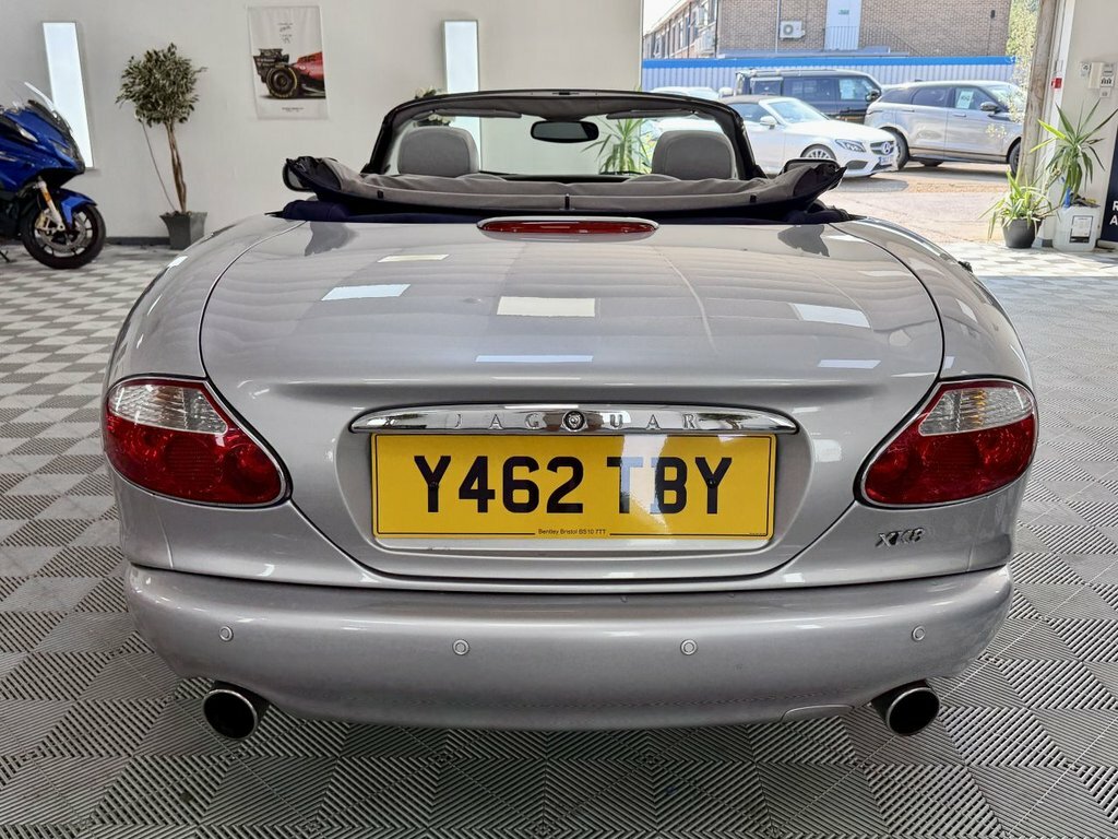 Jaguar XK8 Coupe Black #8