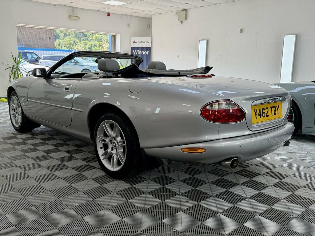 Jaguar XK8 Coupe Black #7