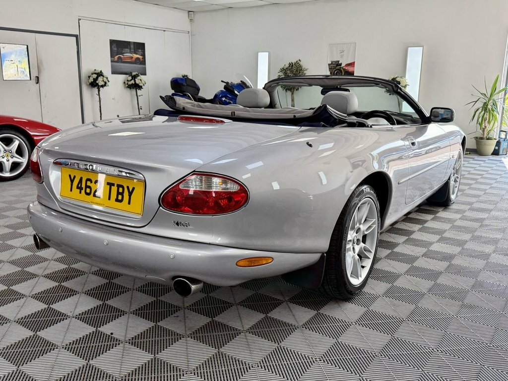 Jaguar XK8 Coupe Black #9