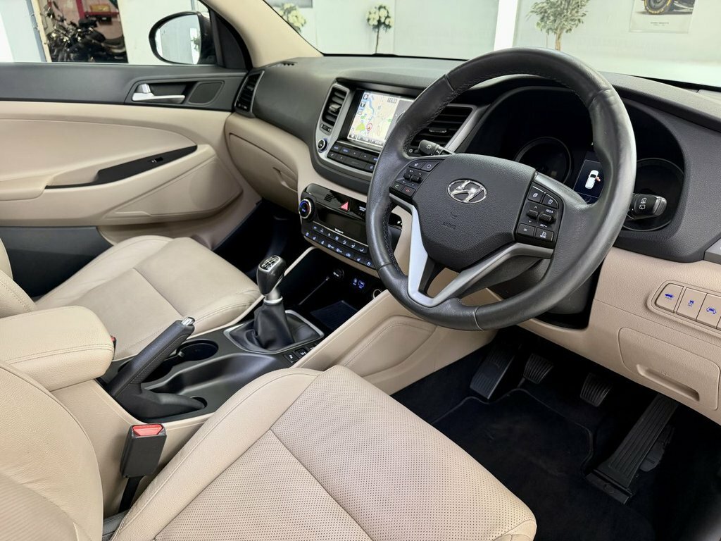 Hyundai Tucson  Black #28