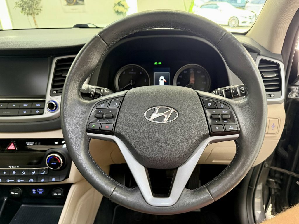 Hyundai Tucson  Black #32
