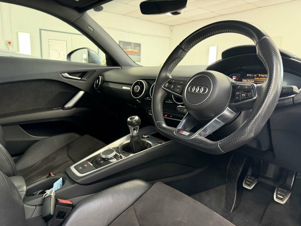 Audi TT Audi Coupe 1.8T Fsi Sport Black #27