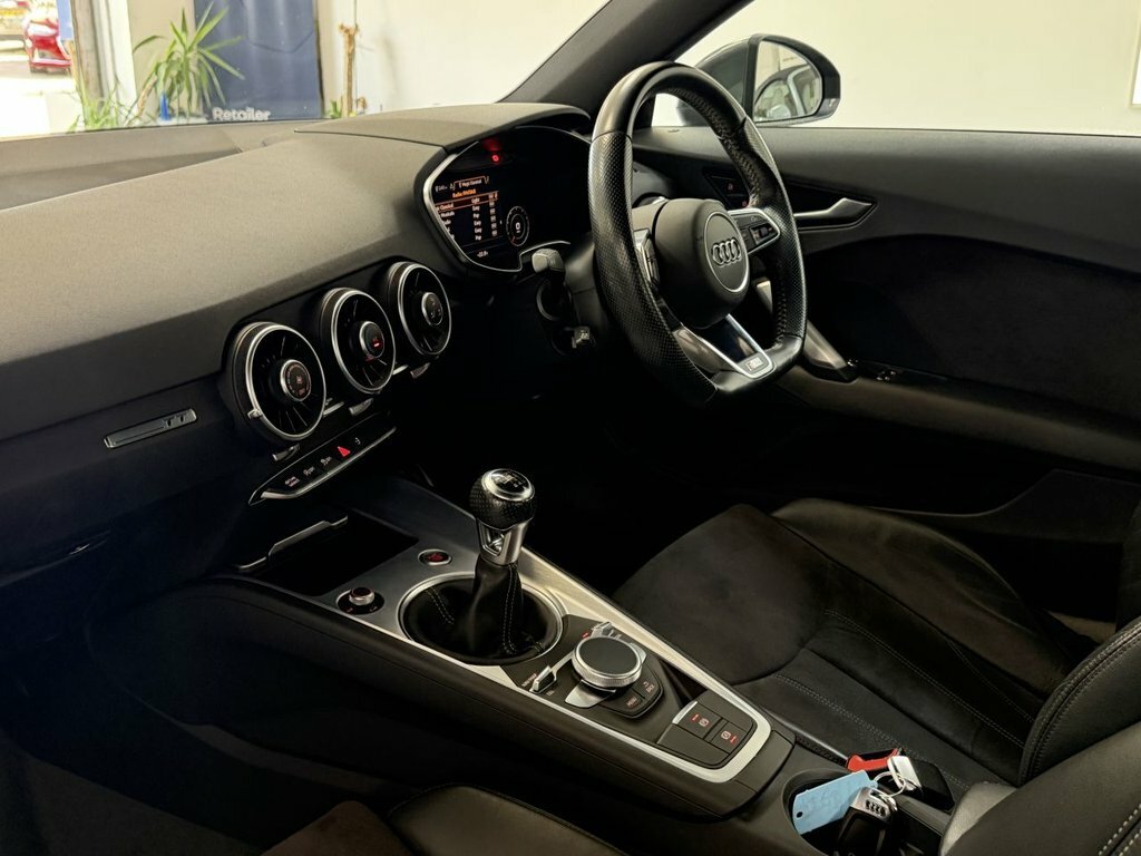 Audi TT Audi Coupe 1.8T Fsi Sport Black #24