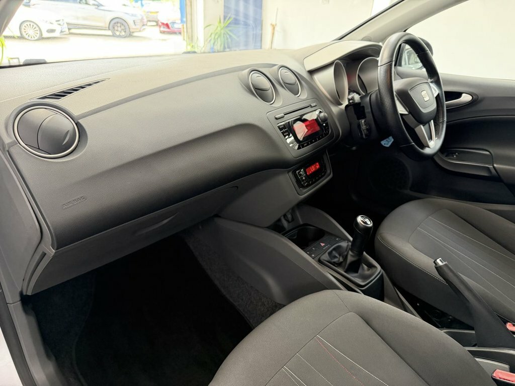 Seat Ibiza 2011 1.4 16V Se Copa Hatchback E Silver #2