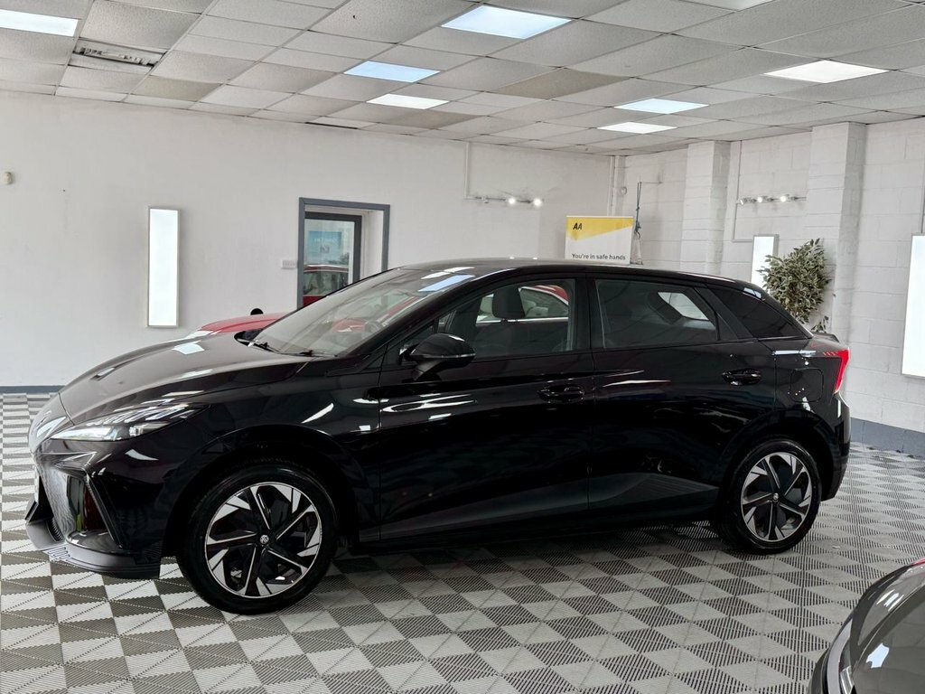 MG MG4 2023 51Kwh Se Hatchback 170 Ps Black #6