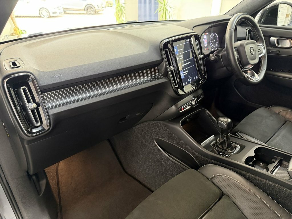 Volvo XC40 2019 2.0 D3 R-design Pro Suv Eur Grey #3