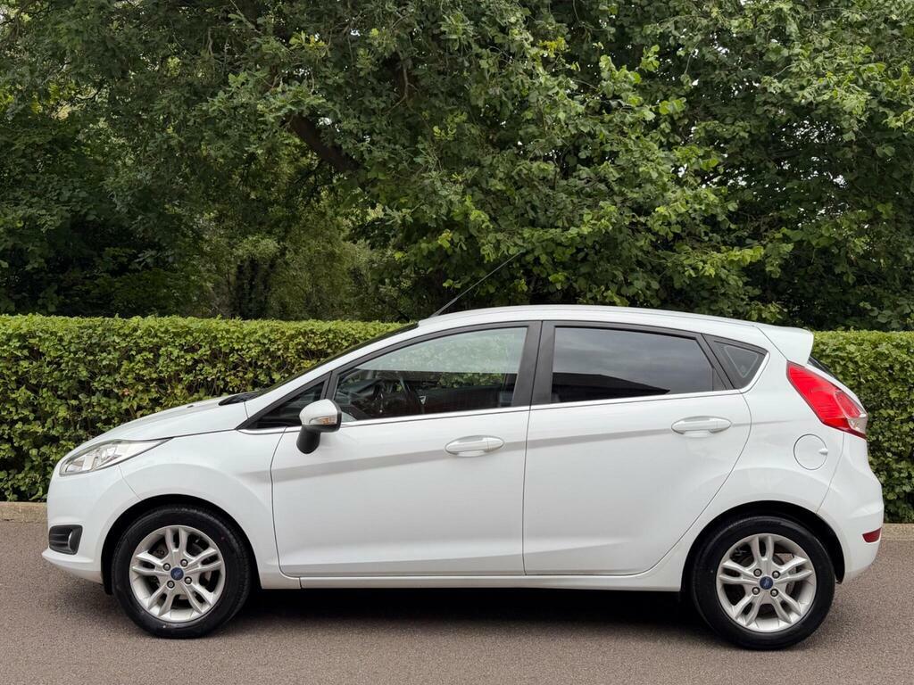 Ford Fiesta Hatchback Black #7