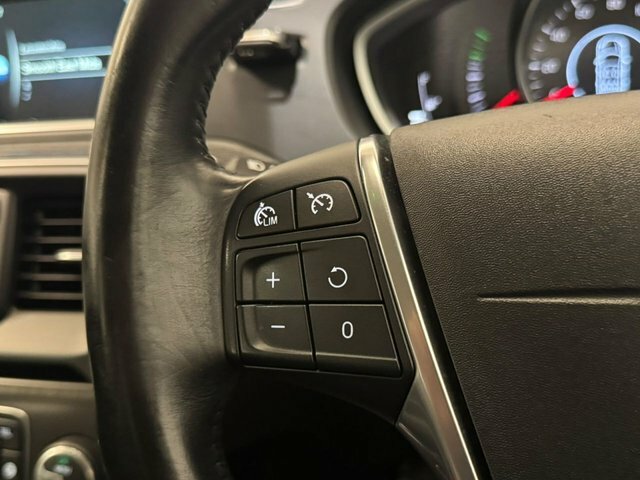 Volvo V40 1.6 D2 Lux Hatchback White #55
