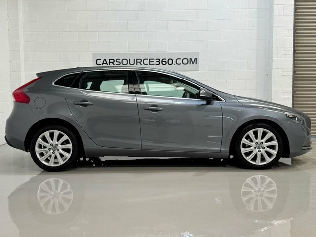 Volvo V40 1.6 D2 Lux Hatchback White #26