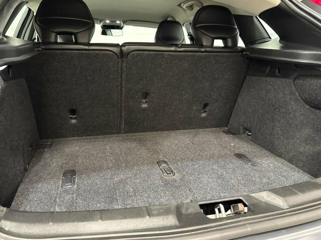 Volvo V40 1.6 D2 Lux Hatchback White #90