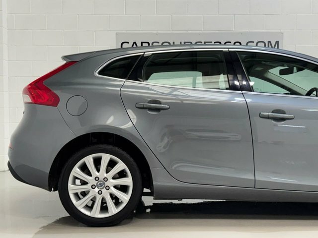 Volvo V40 1.6 D2 Lux Hatchback White #25
