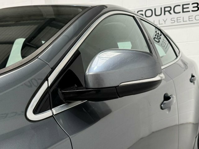 Volvo V40 1.6 D2 Lux Hatchback White #7