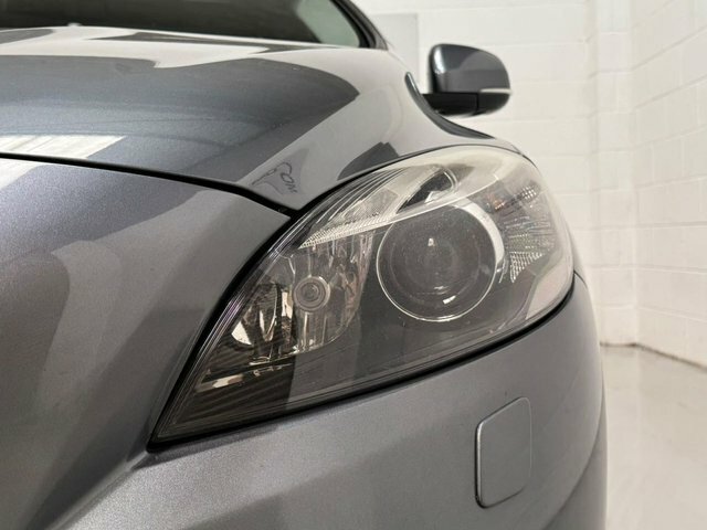 Volvo V40 1.6 D2 Lux Hatchback White #11