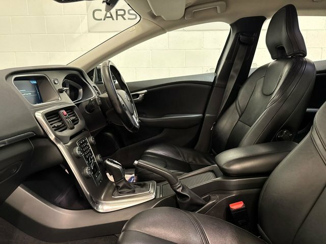 Volvo V40 1.6 D2 Lux Hatchback White #82