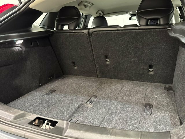 Volvo V40 1.6 D2 Lux Hatchback White #91