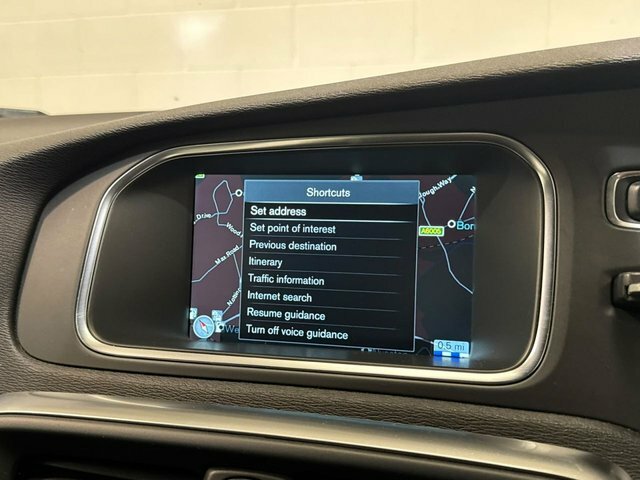 Volvo V40 1.6 D2 Lux Hatchback White #73