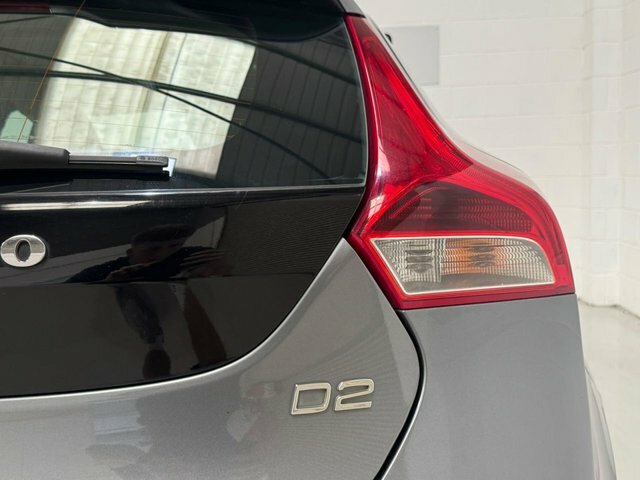 Volvo V40 1.6 D2 Lux Hatchback White #38