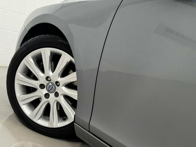 Volvo V40 1.6 D2 Lux Hatchback White #43