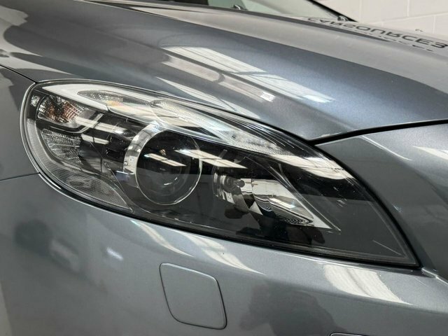 Volvo V40 1.6 D2 Lux Hatchback White #8