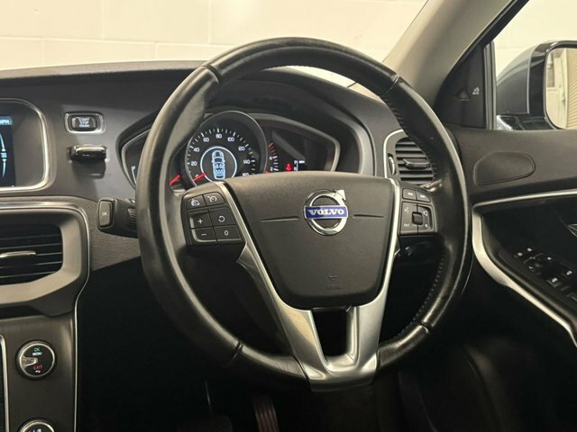 Volvo V40 1.6 D2 Lux Hatchback White #44