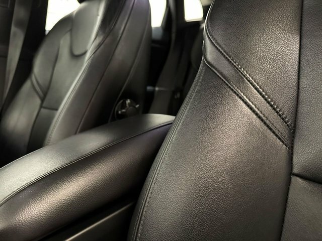 Volvo V40 1.6 D2 Lux Hatchback White #83