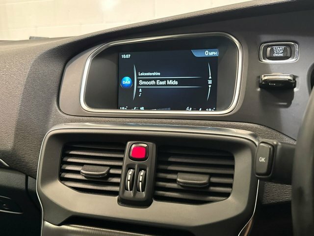 Volvo V40 1.6 D2 Lux Hatchback White #61