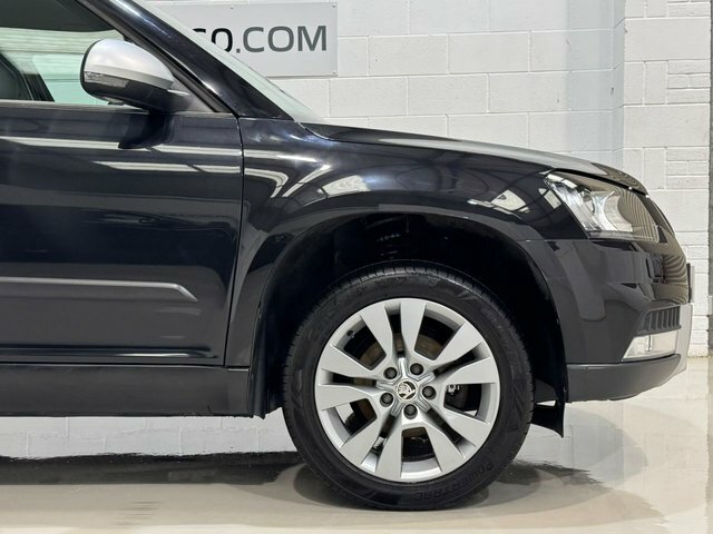 Skoda Yeti Suv White #18