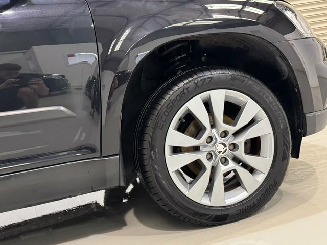 Skoda Yeti Suv White #19